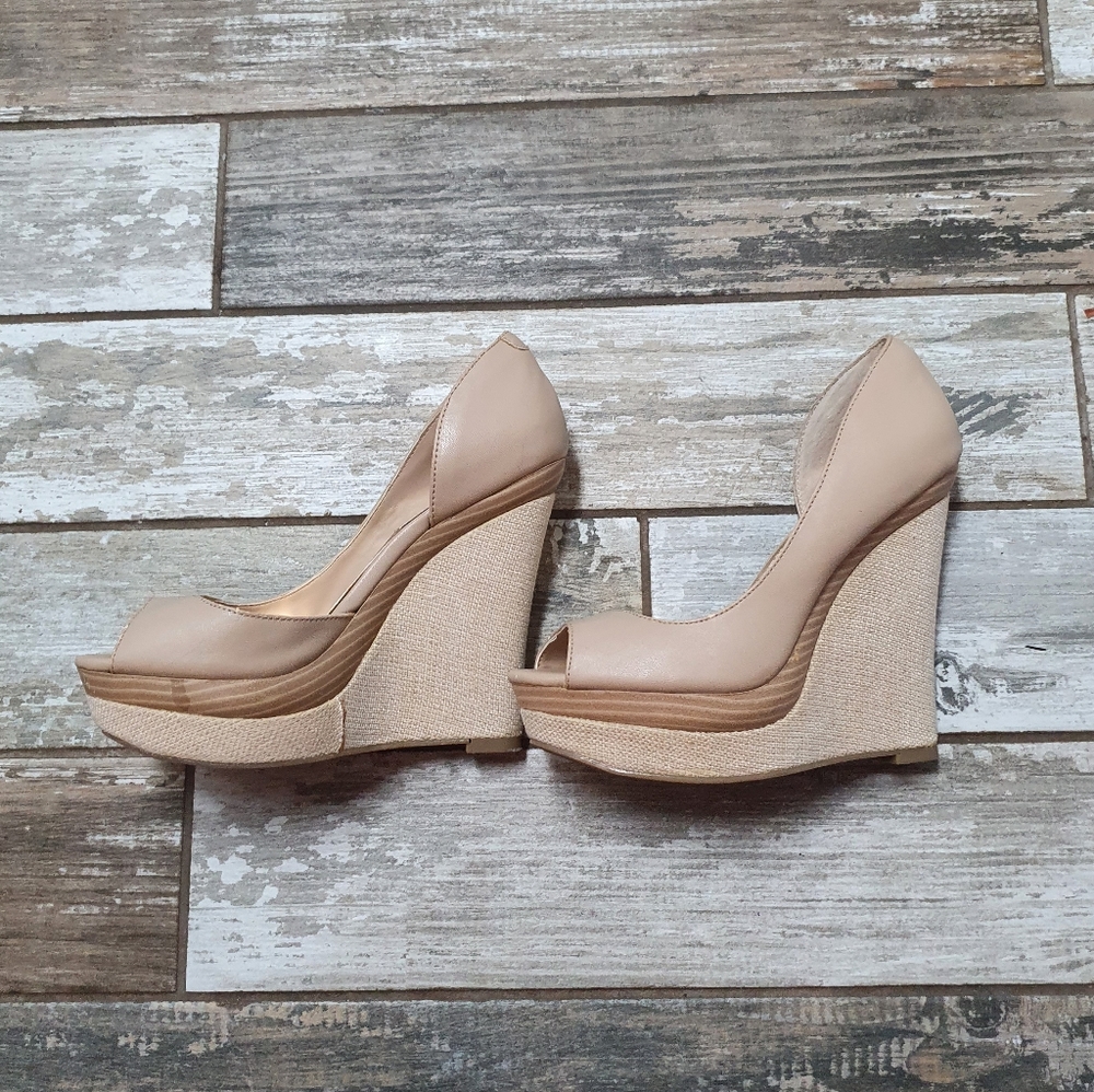 JlLo beige Wedges Size 5.